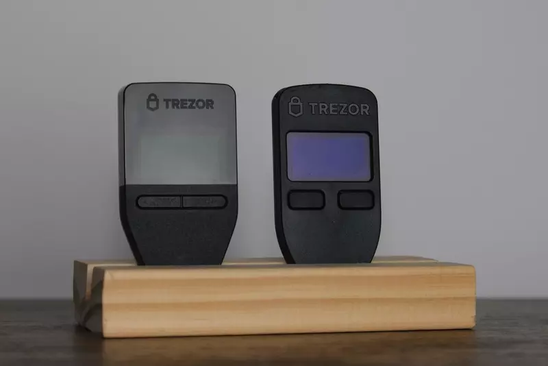 Trezor Safe 3 und Trezor Model One