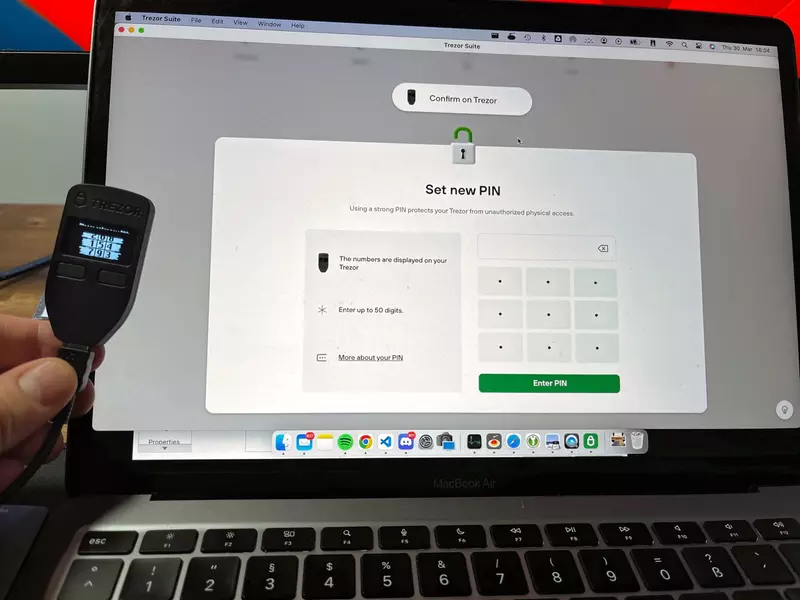 Trezor Model One PIN Eingabe